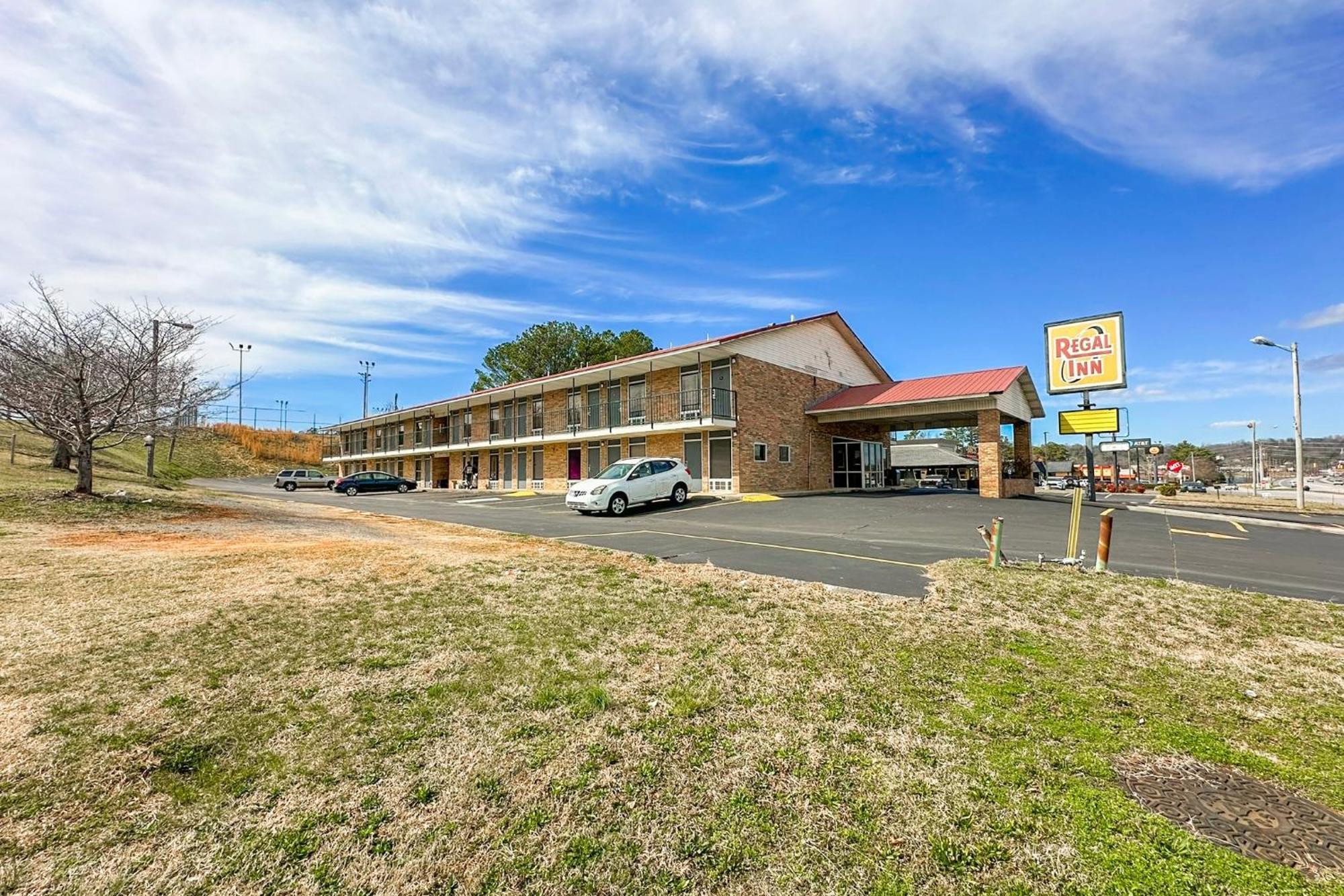 Regal By Oyo Hwy 431