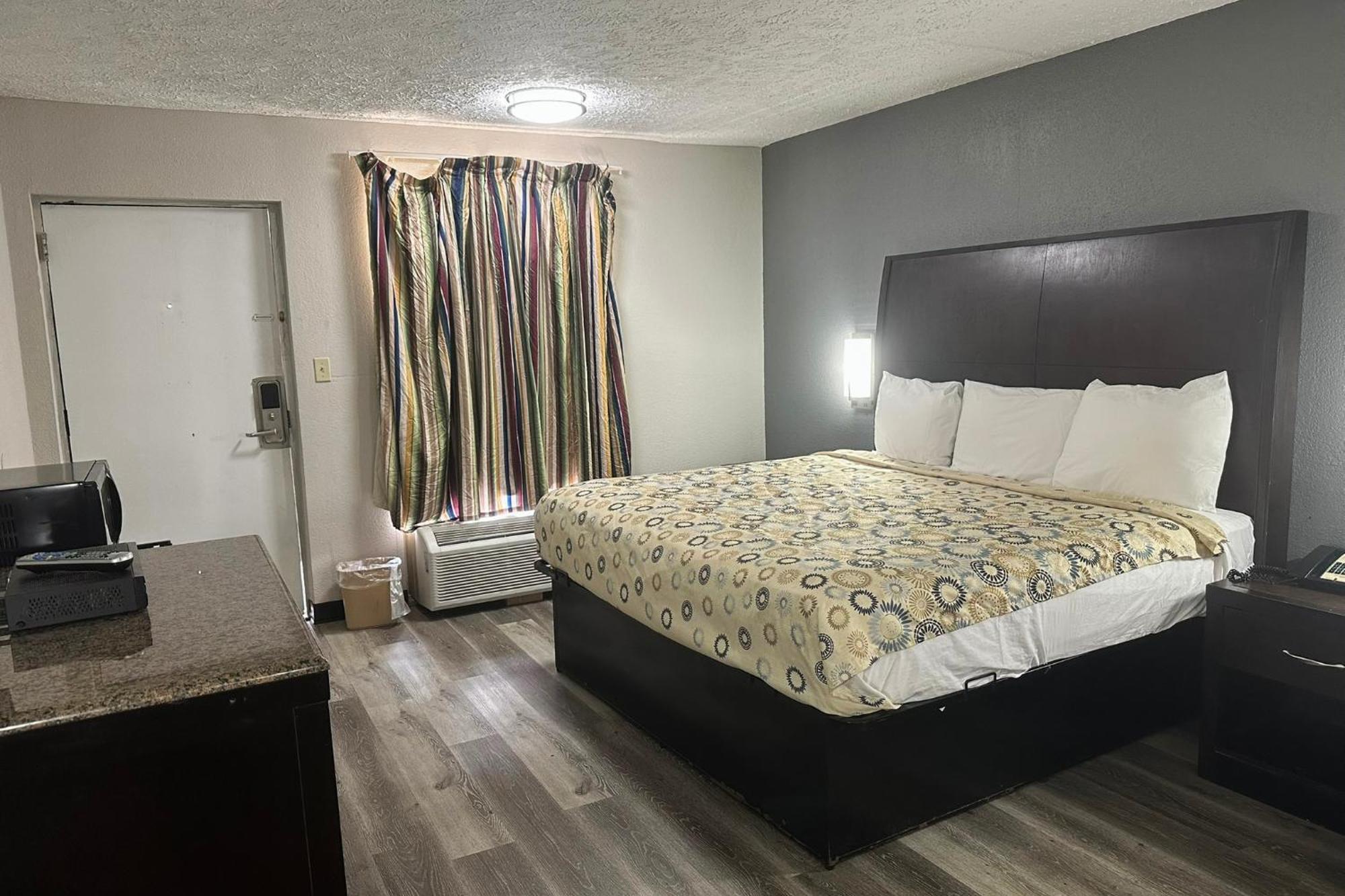 Regal By Oyo Hwy 431